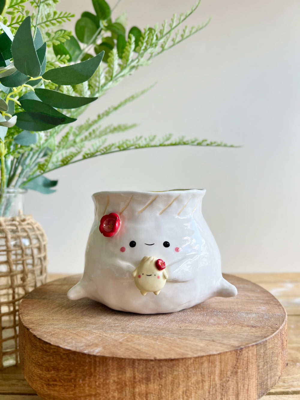 Flowery dumpling pot with baby dumpling, photo 2 of 13