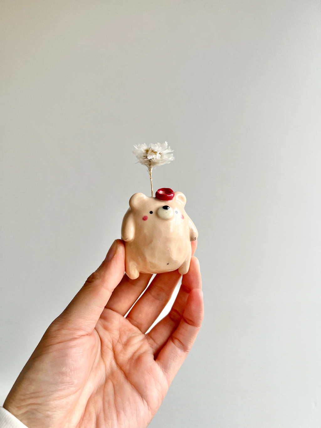 Bud vase magnet