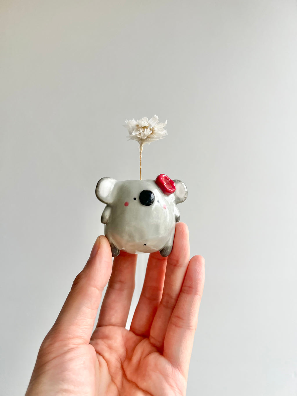 Bud vase magnet