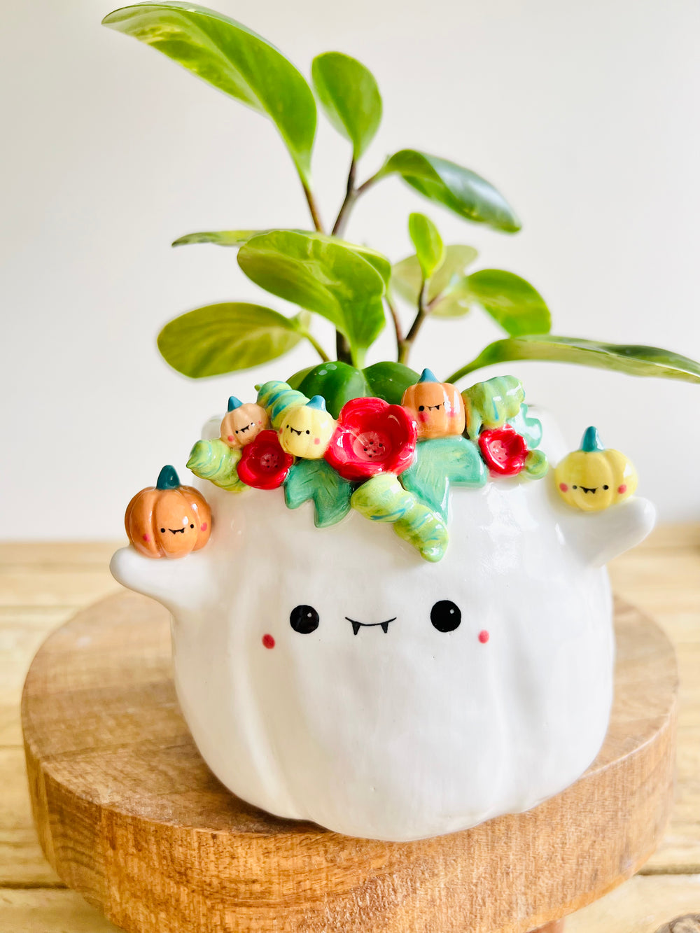 Flowery ghost pot with pumpkin friends, photo 9 of 9