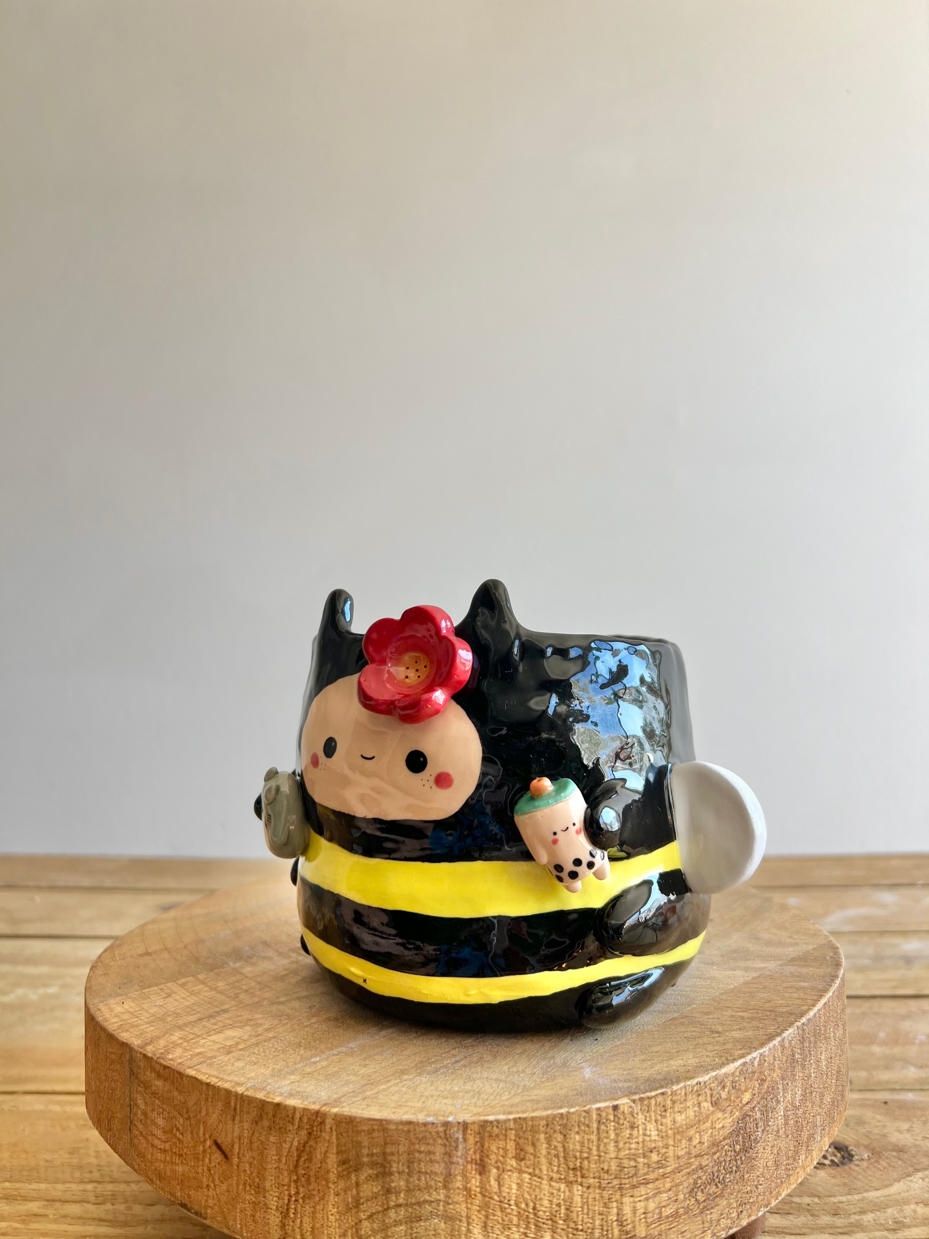 Bee Pot