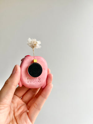 Bud Vase Magnet