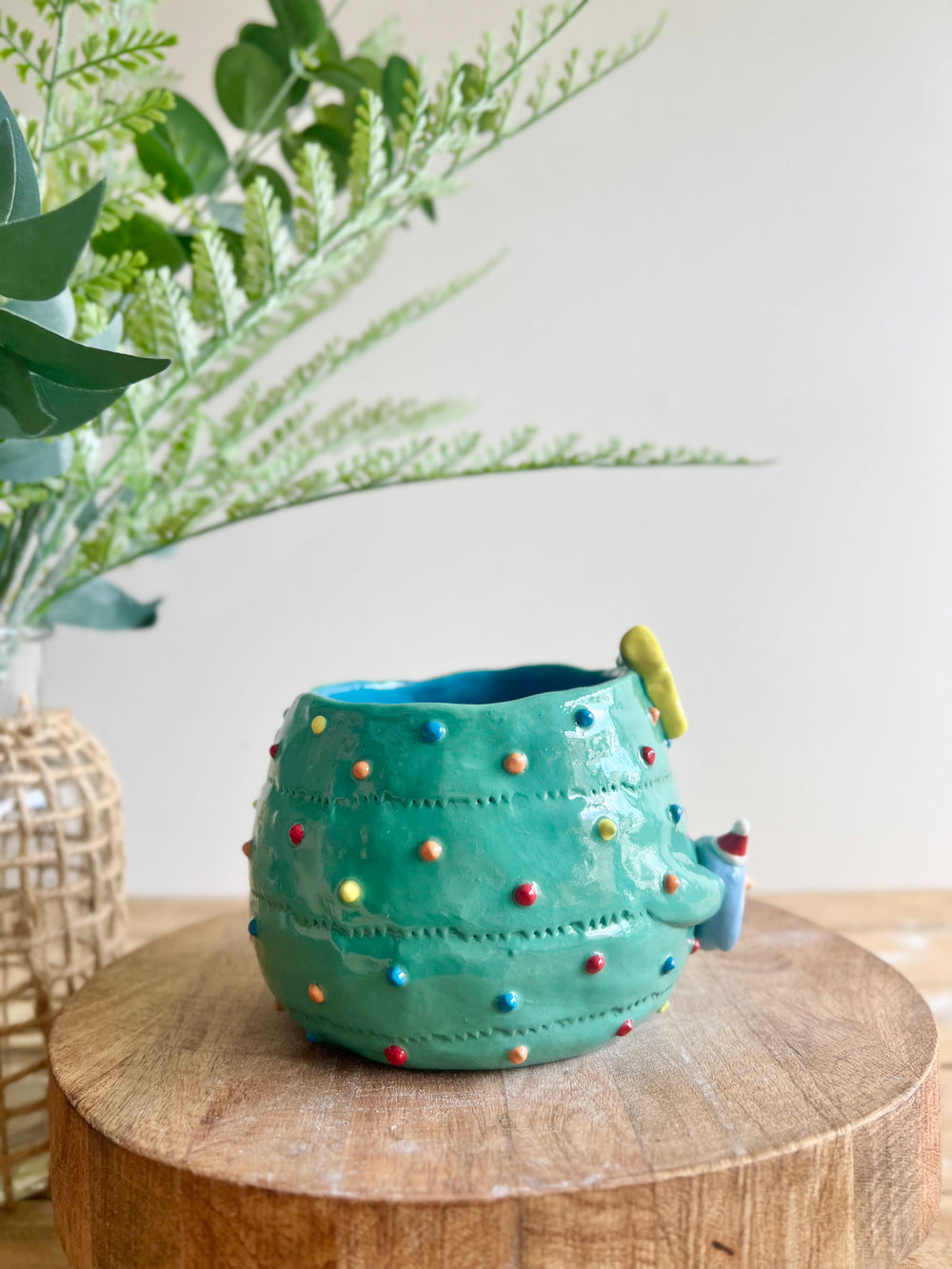 Christmas tree pot with penguin friend, photo 4 of 11