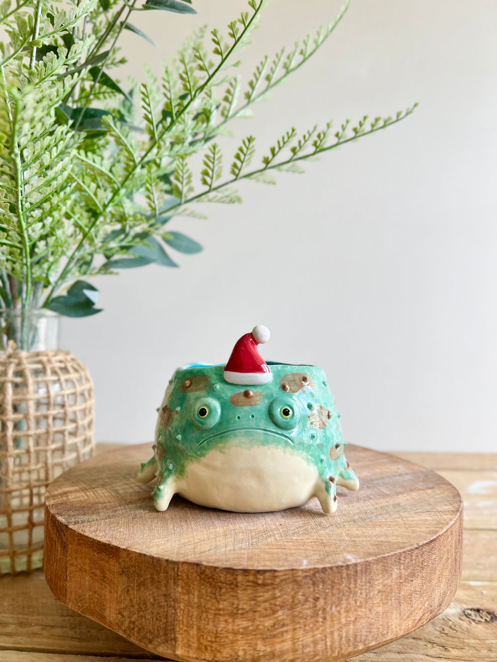 Festive grumpy Froggo planter #2, photo 2 of 13