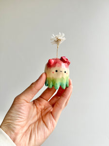 Bud vase magnet