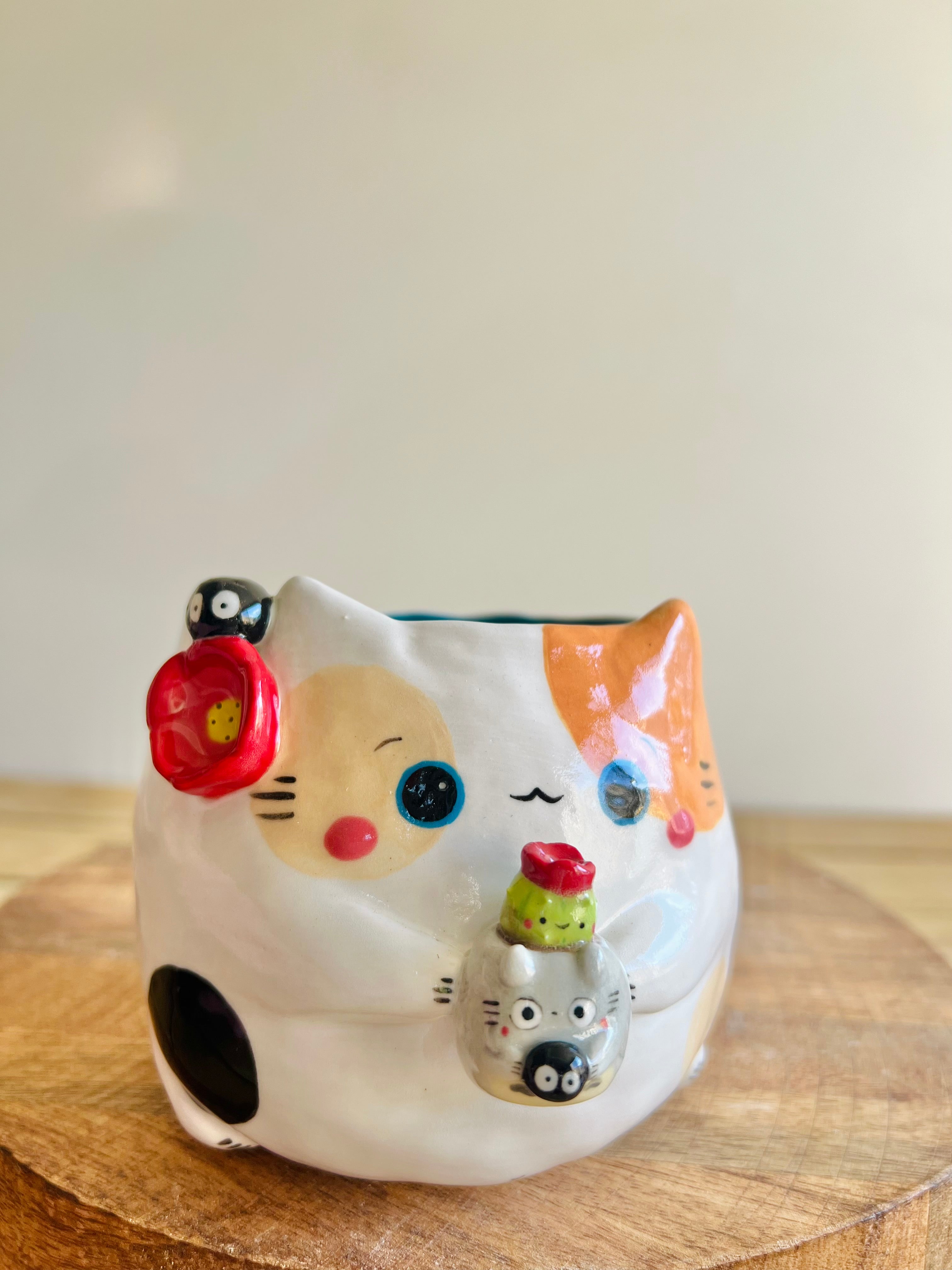 Cat pot with Totoro pot