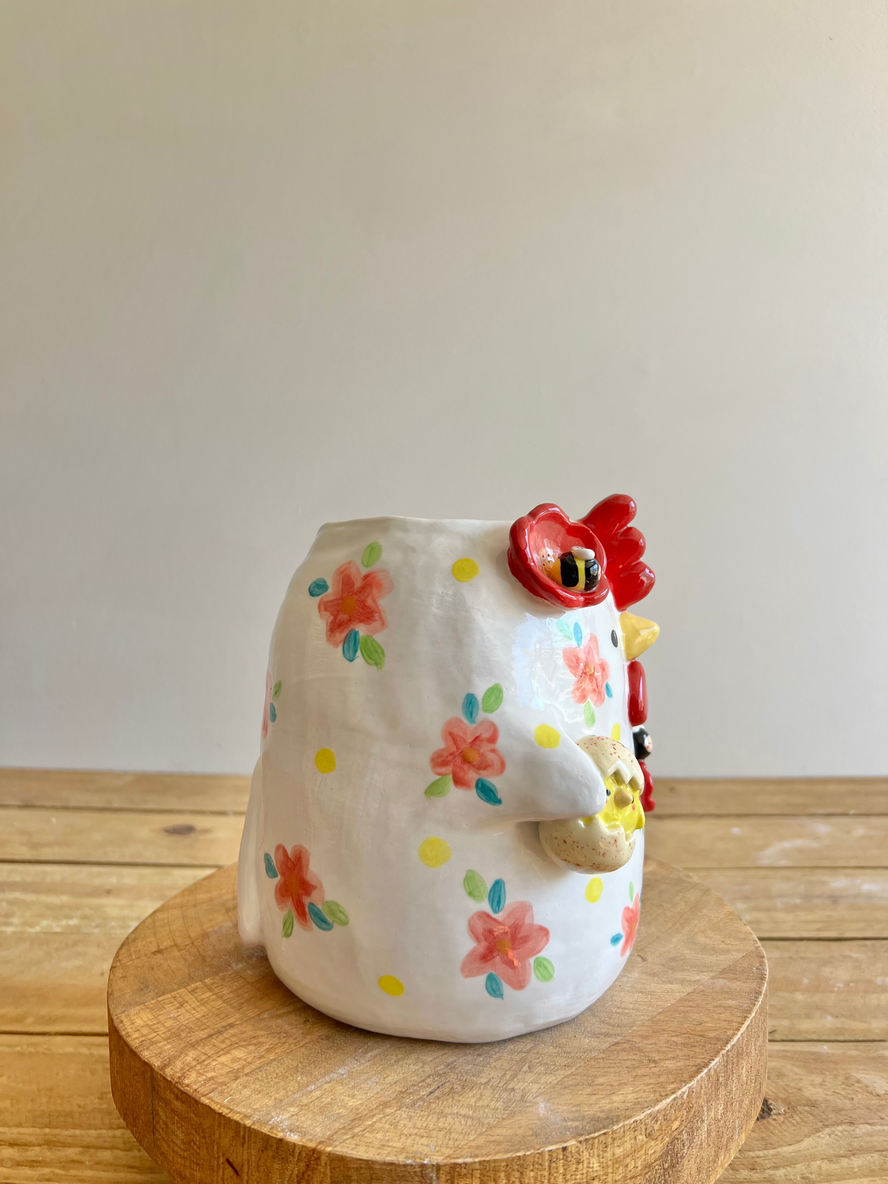 Large Chicken pot/vase