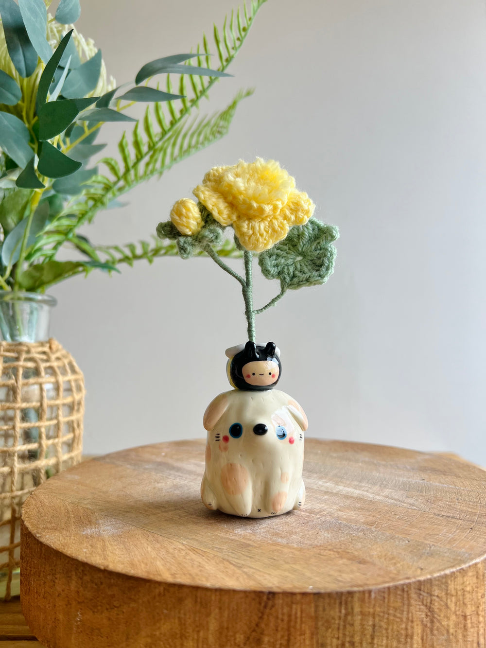 Bus vase, photo 1 of 7