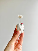 Bud vase magnet