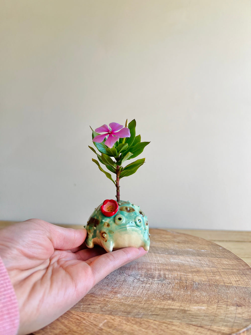 Grump Froggo bud vase #2, photo 7 of 8
