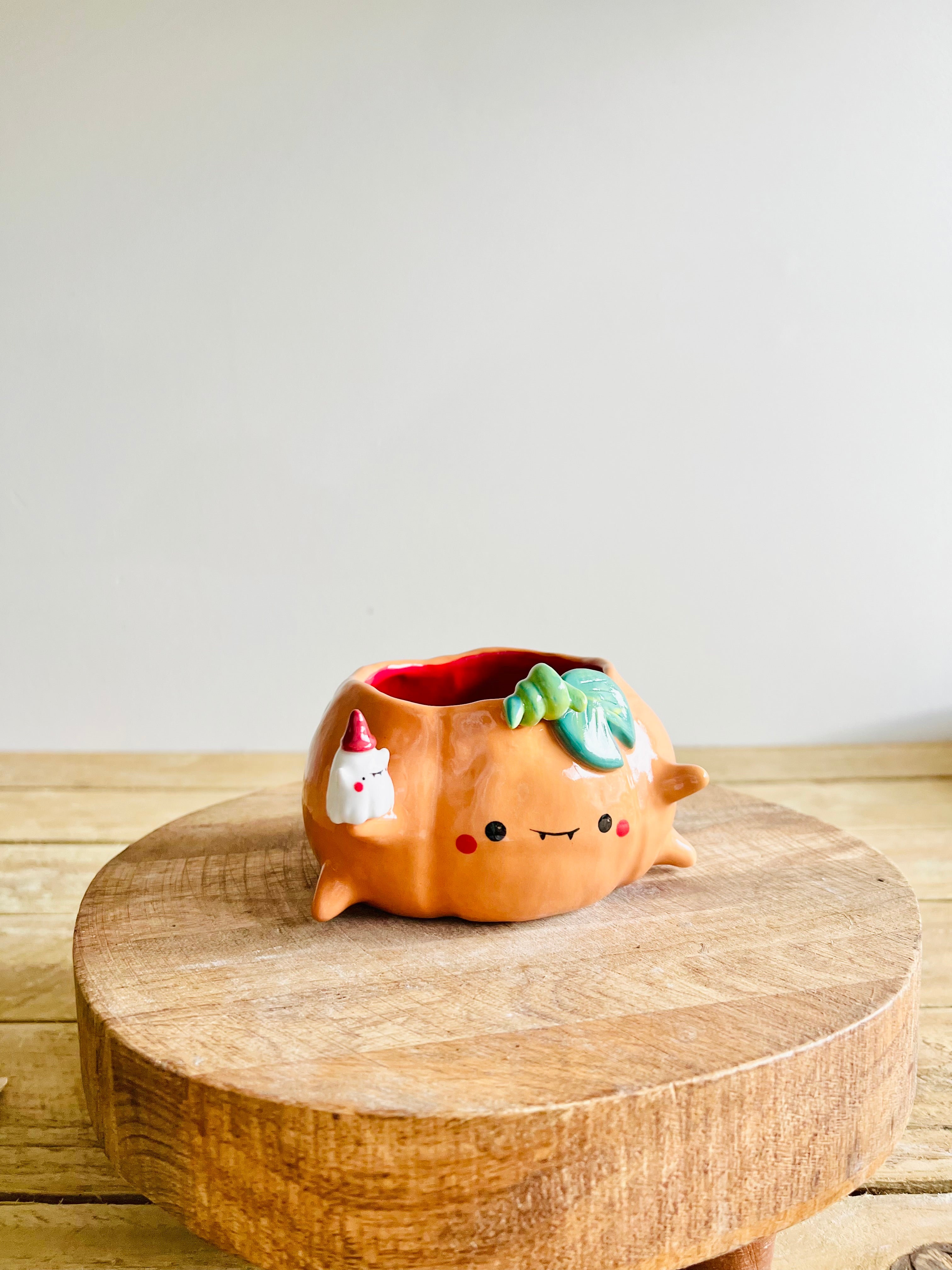 Pumpkin pot with ghost friend