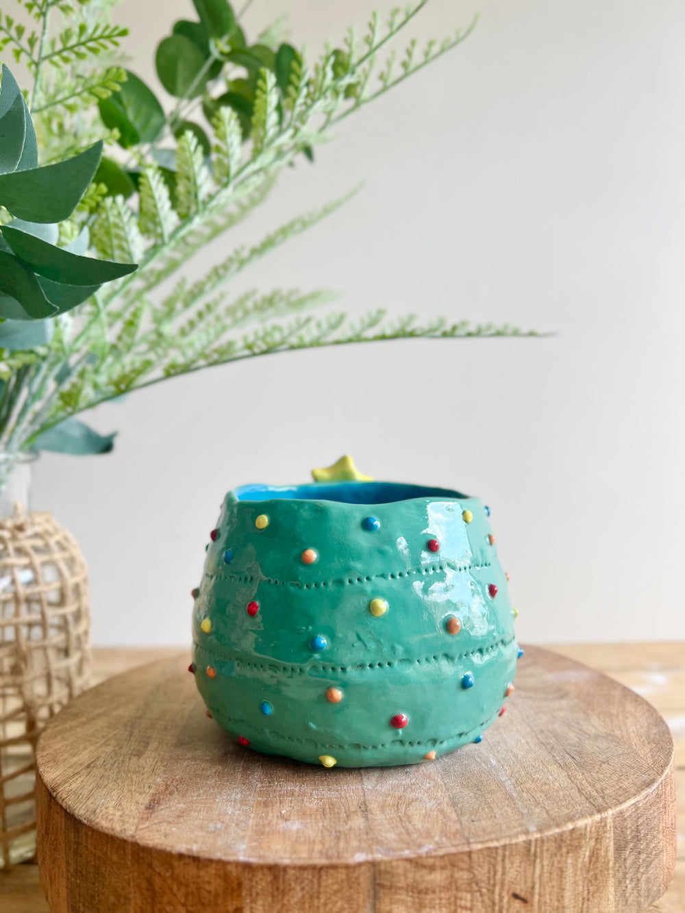 Christmas tree pot with penguin friend, photo 5 of 11