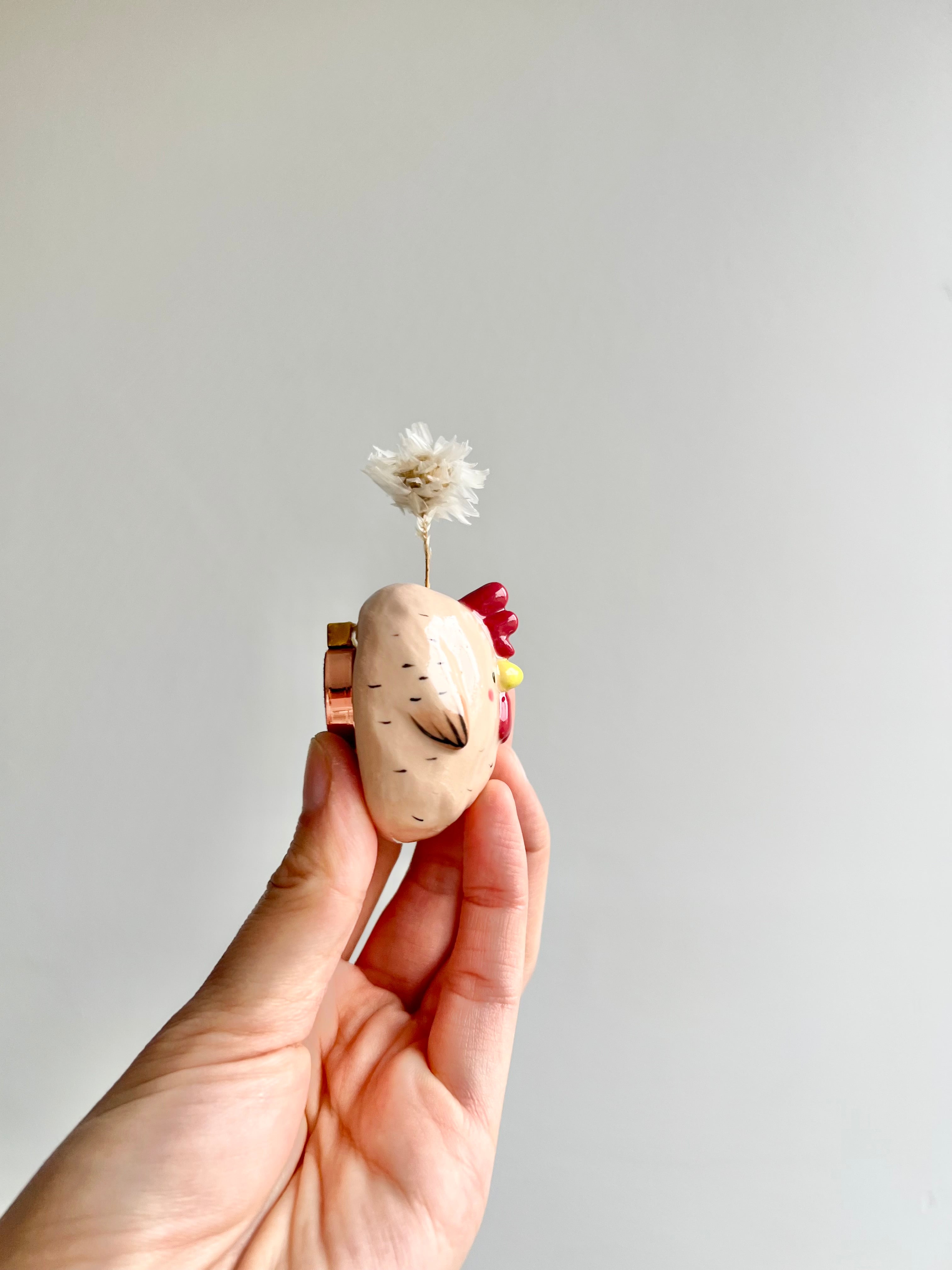Bud vase magnet