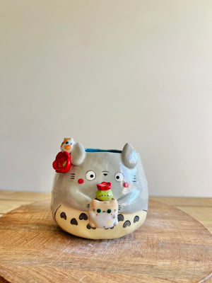 Totoro pot with cat pot and friend