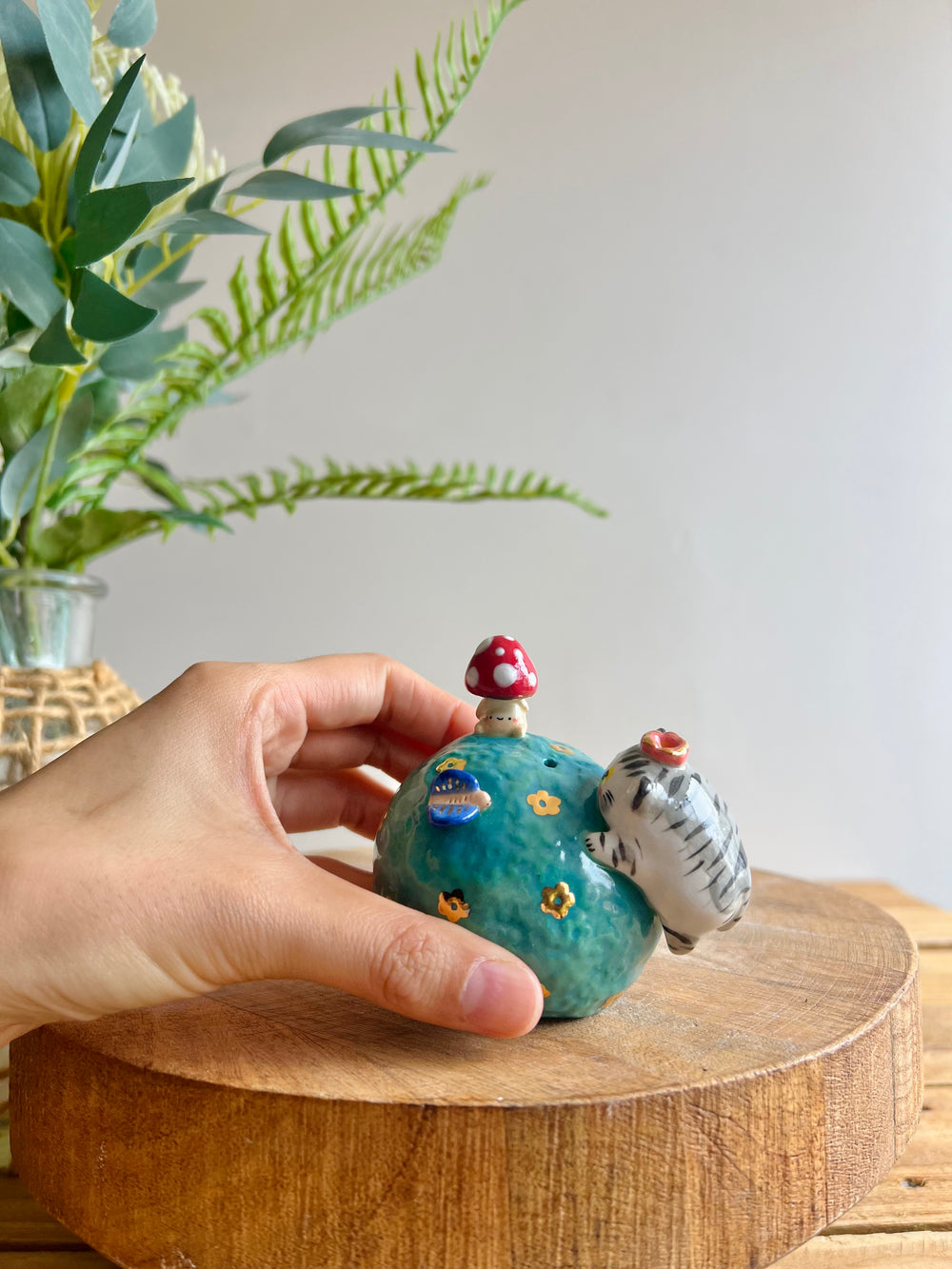 Bud vase, photo 8 of 11