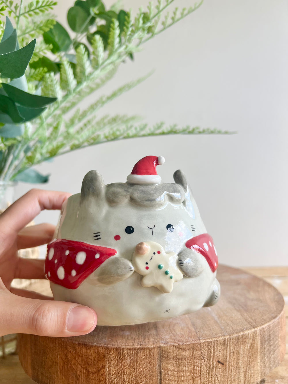 Festive grey bunny pot with gingerbread friend, photo 7 of 10