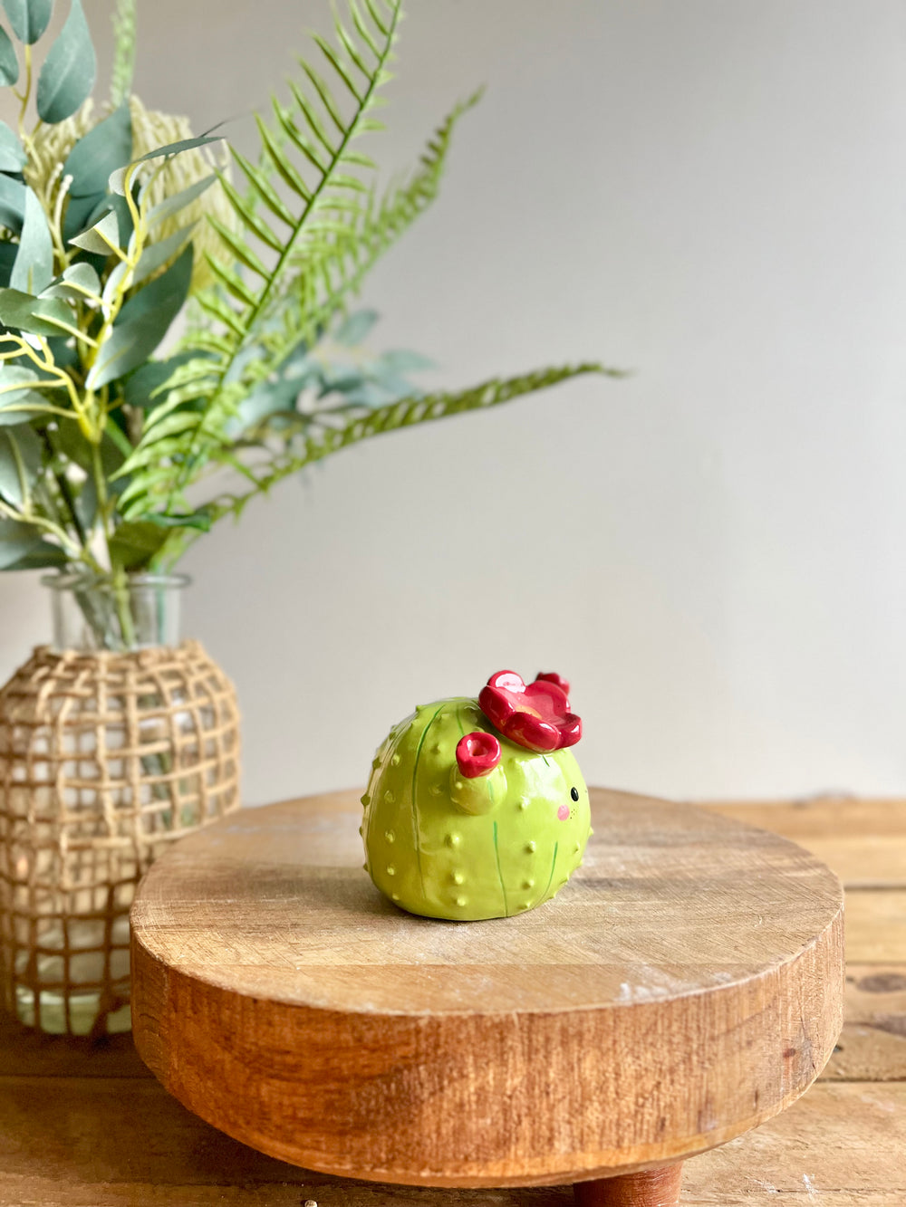 Bud vase, photo 3 of 10