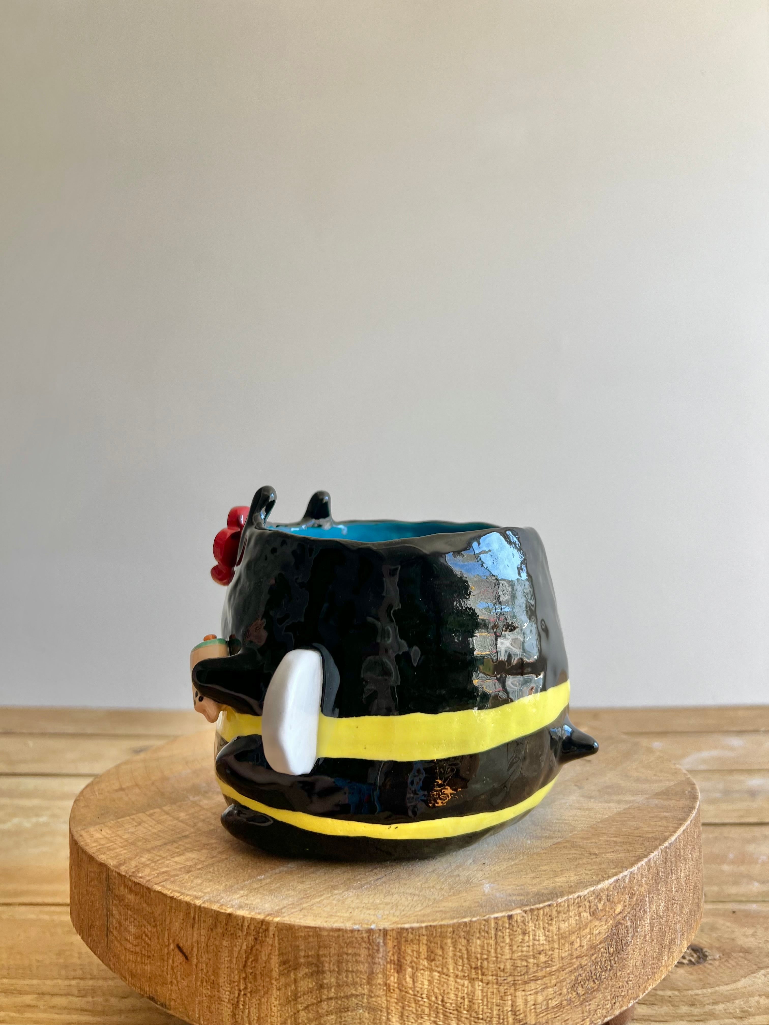 Bee Pot