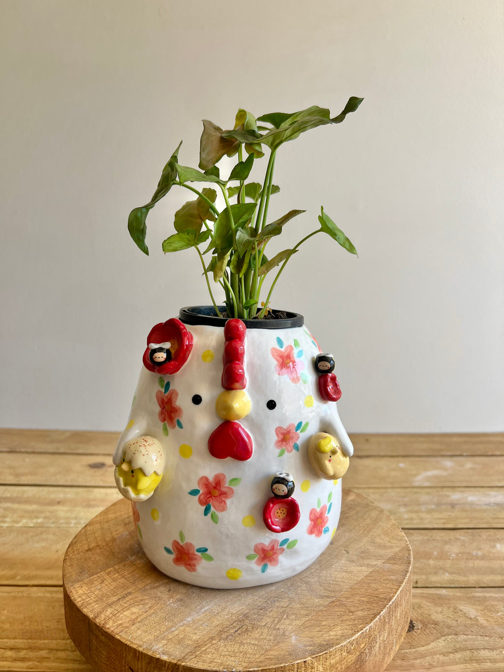 Large Chicken pot/vase