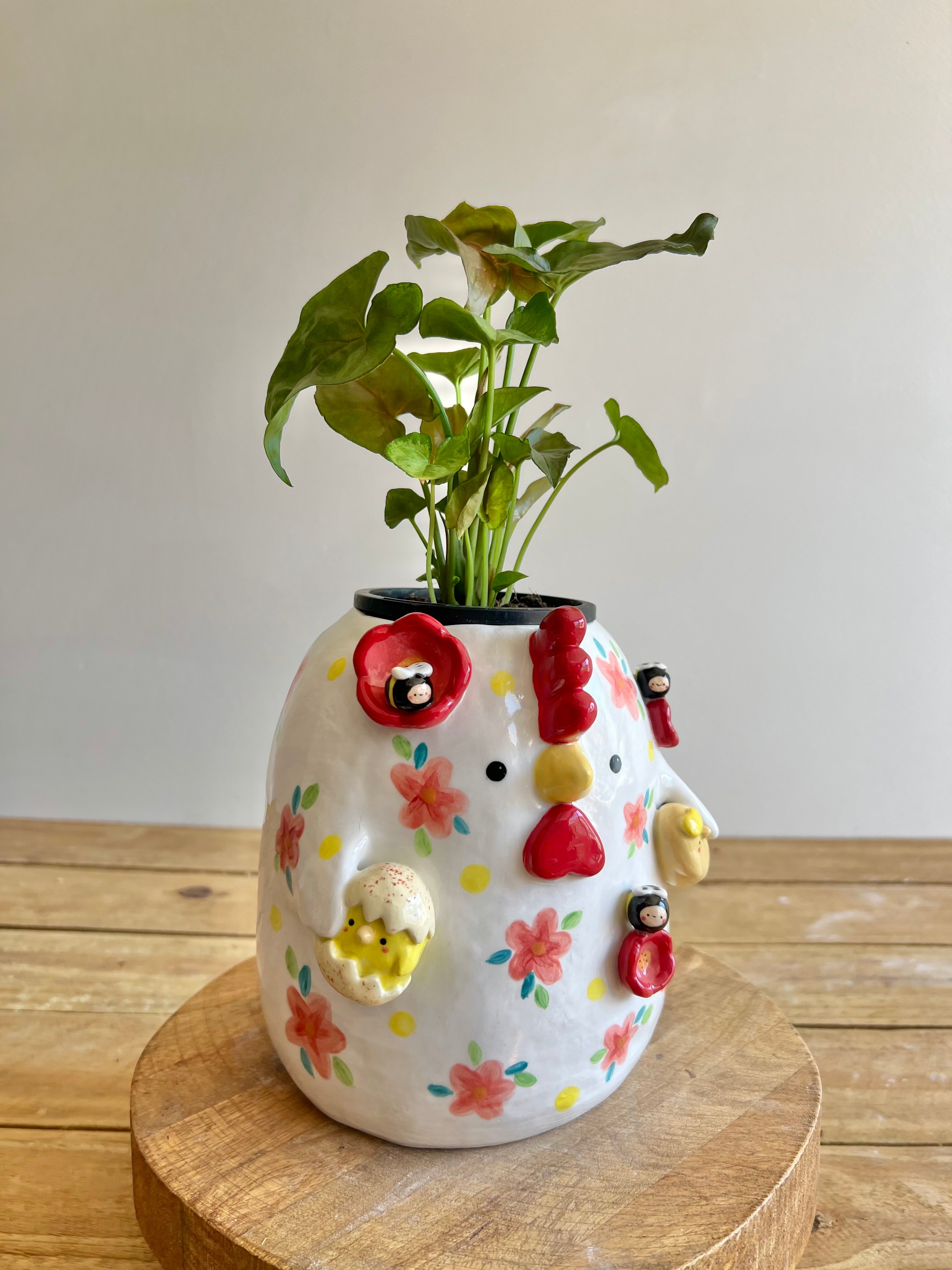 Large Chicken pot/vase