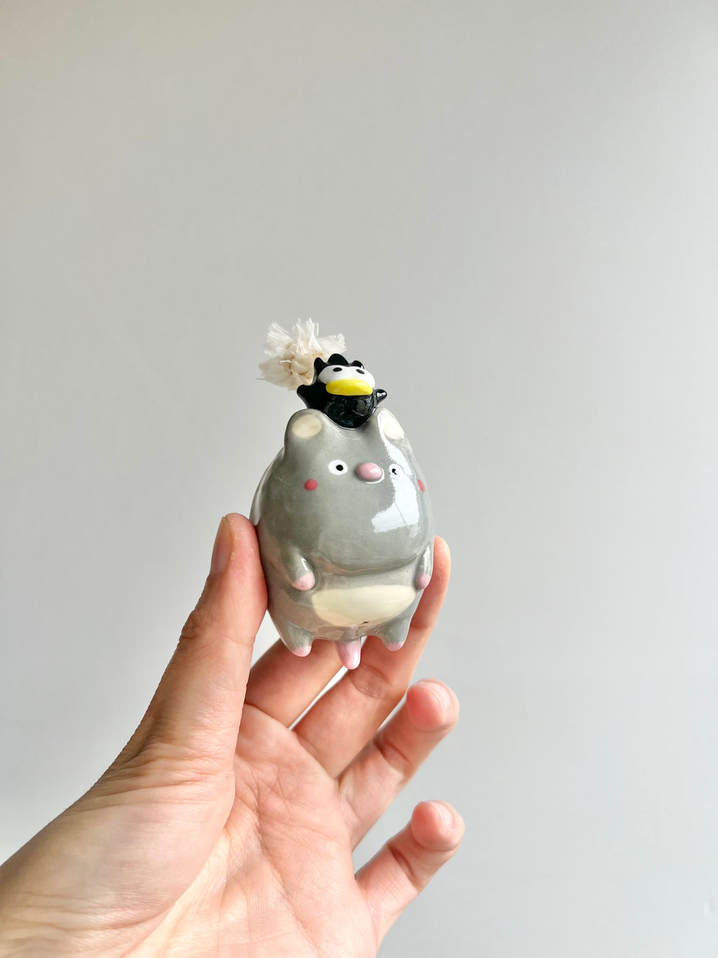 Bud vase magnet
