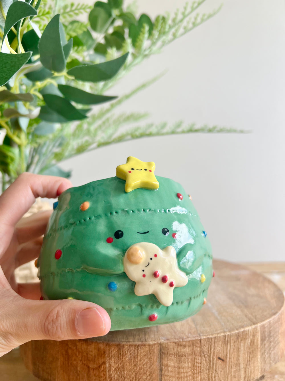 Christmas tree planter with gingerbread friend, photo 7 of 10