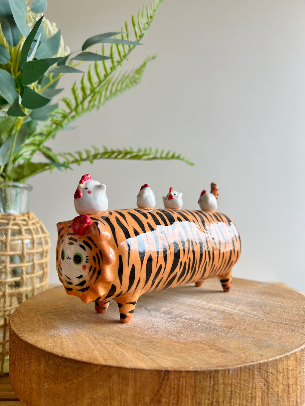 Long tiger bud vase, photo 7 of 17