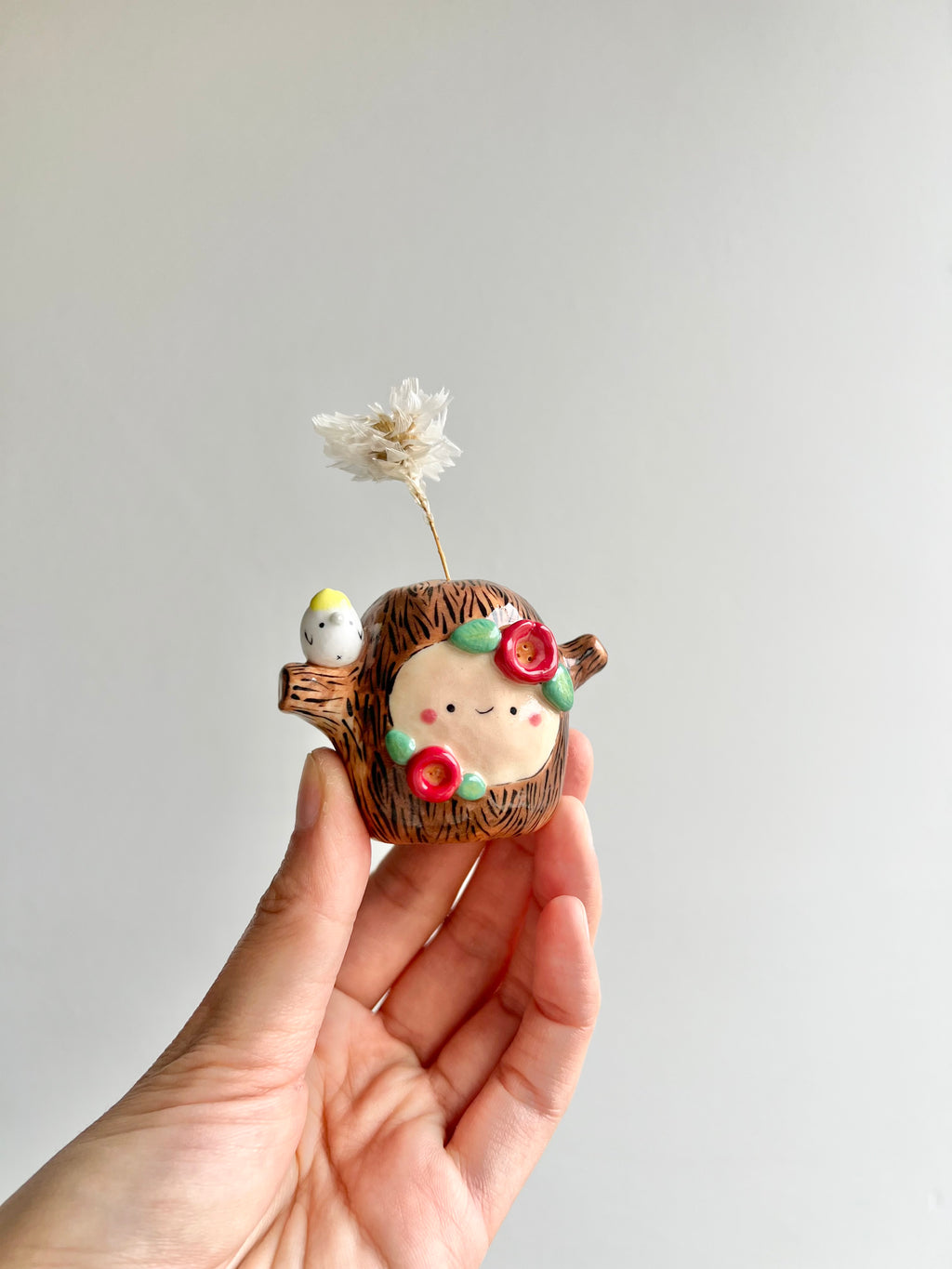 Bud vase magnet