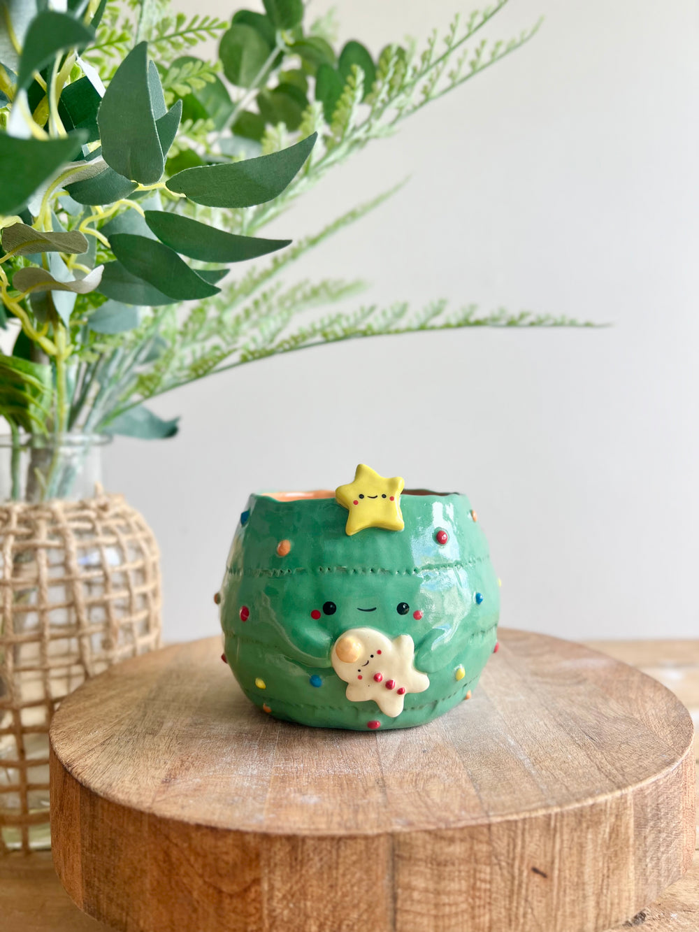 Christmas tree planter with gingerbread friend, photo 3 of 10