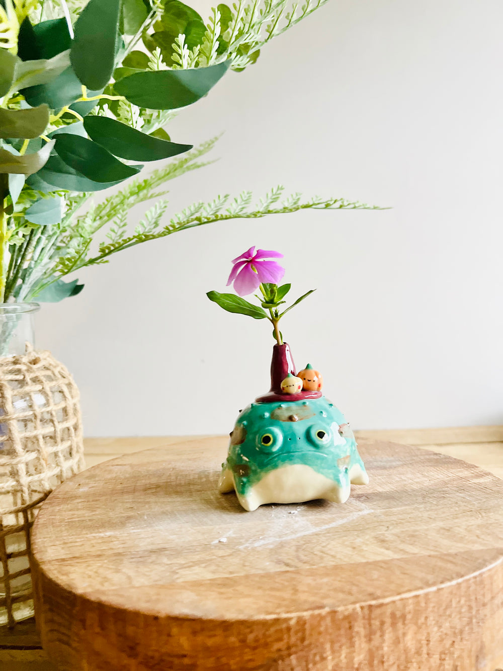 Grumpy Froggo witch with pumpkin friends bud vase, photo 10 of 10