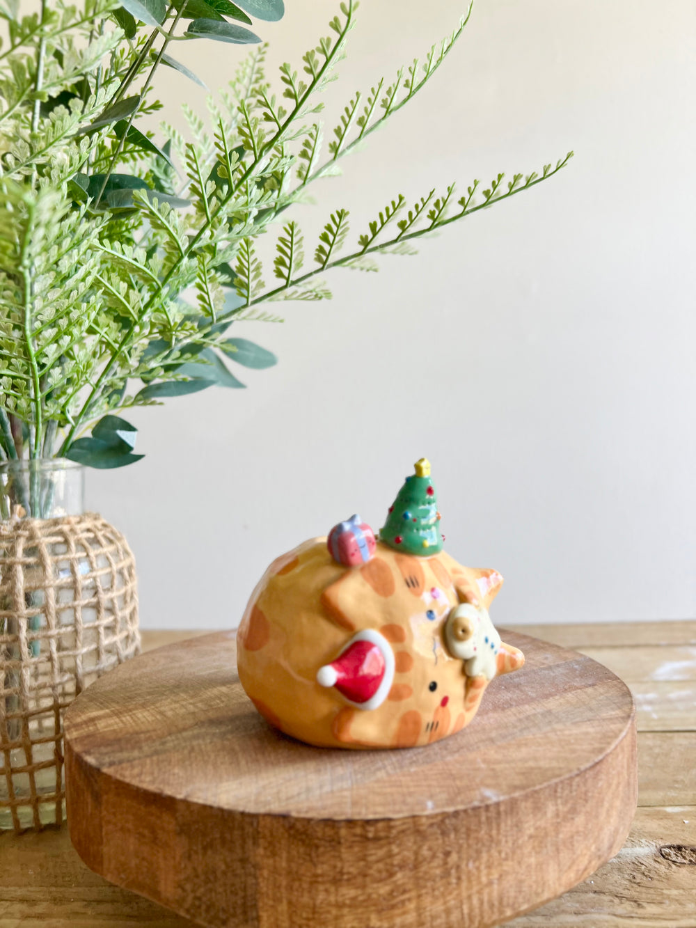 Festive sideways Ginger cat vase, photo 2 of 11