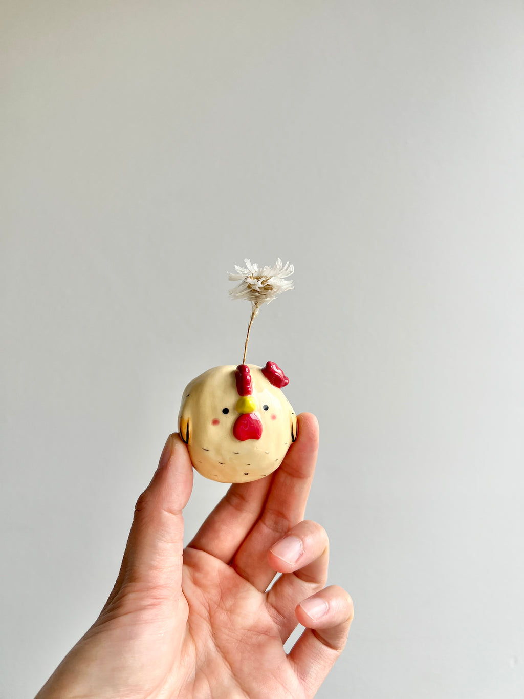 Bud vase magnet