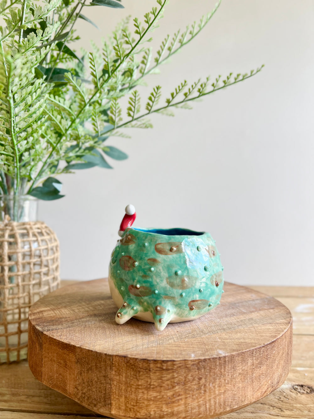 Festive grumpy Froggo planter #2, photo 6 of 13