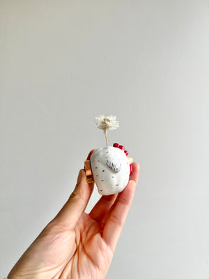 Bud vase magnet