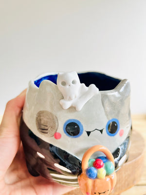 Trick or treat skeleton kitty pot