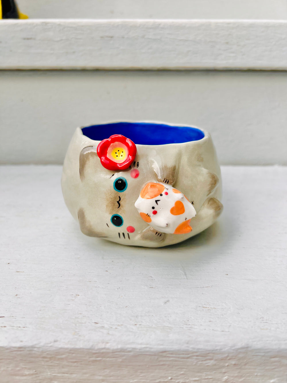 Sideways grey cat pot with ginger cat friend, photo 6 of 9