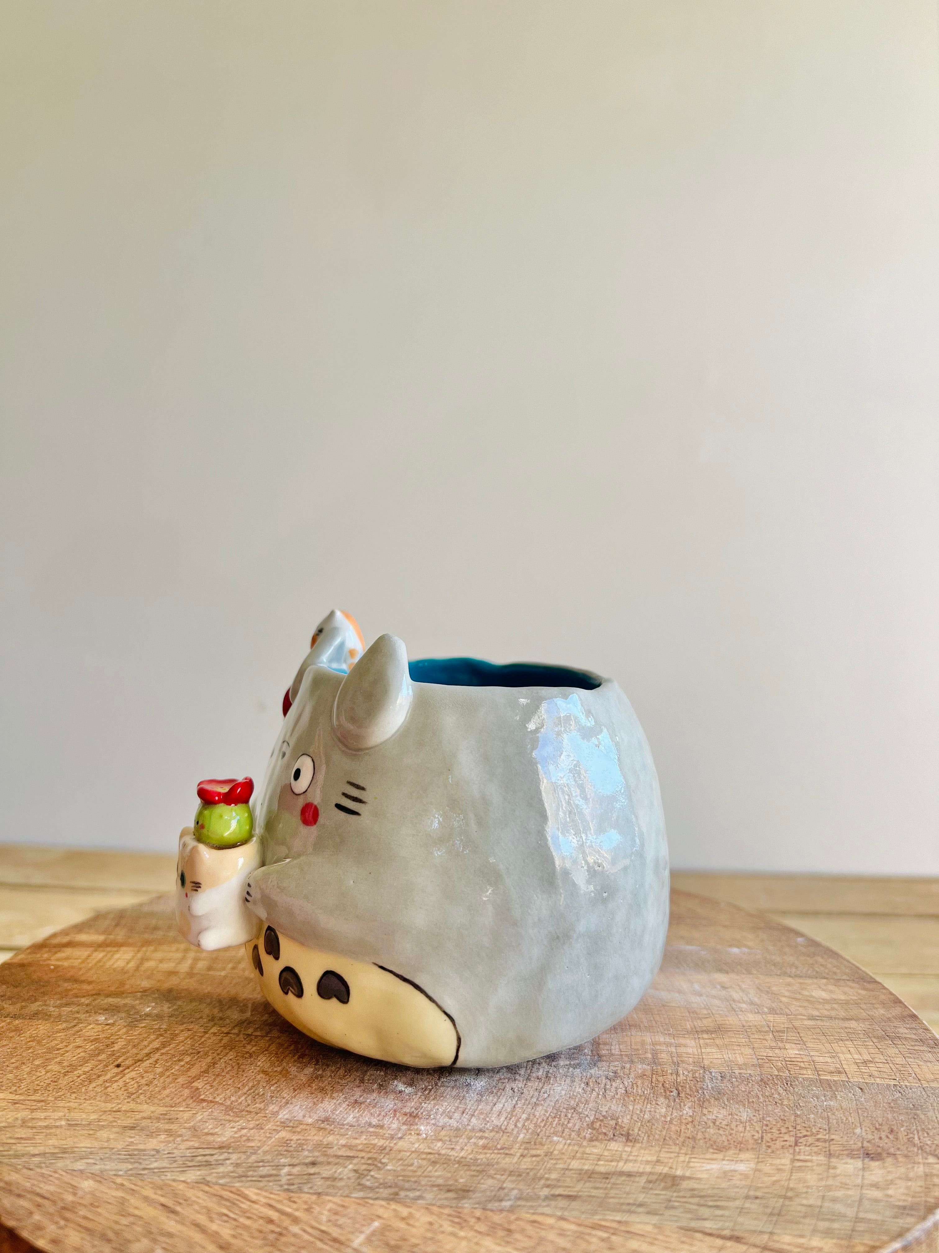 Totoro pot with cat pot and friend