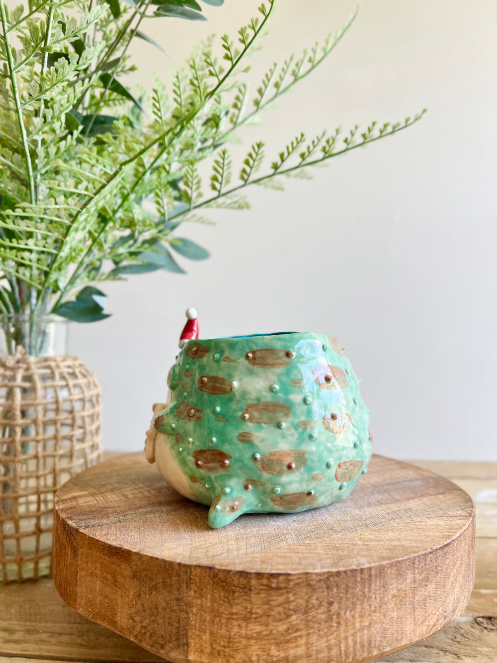 Festive grumpy Froggo planter with gingerbread friend, photo 7 of 13