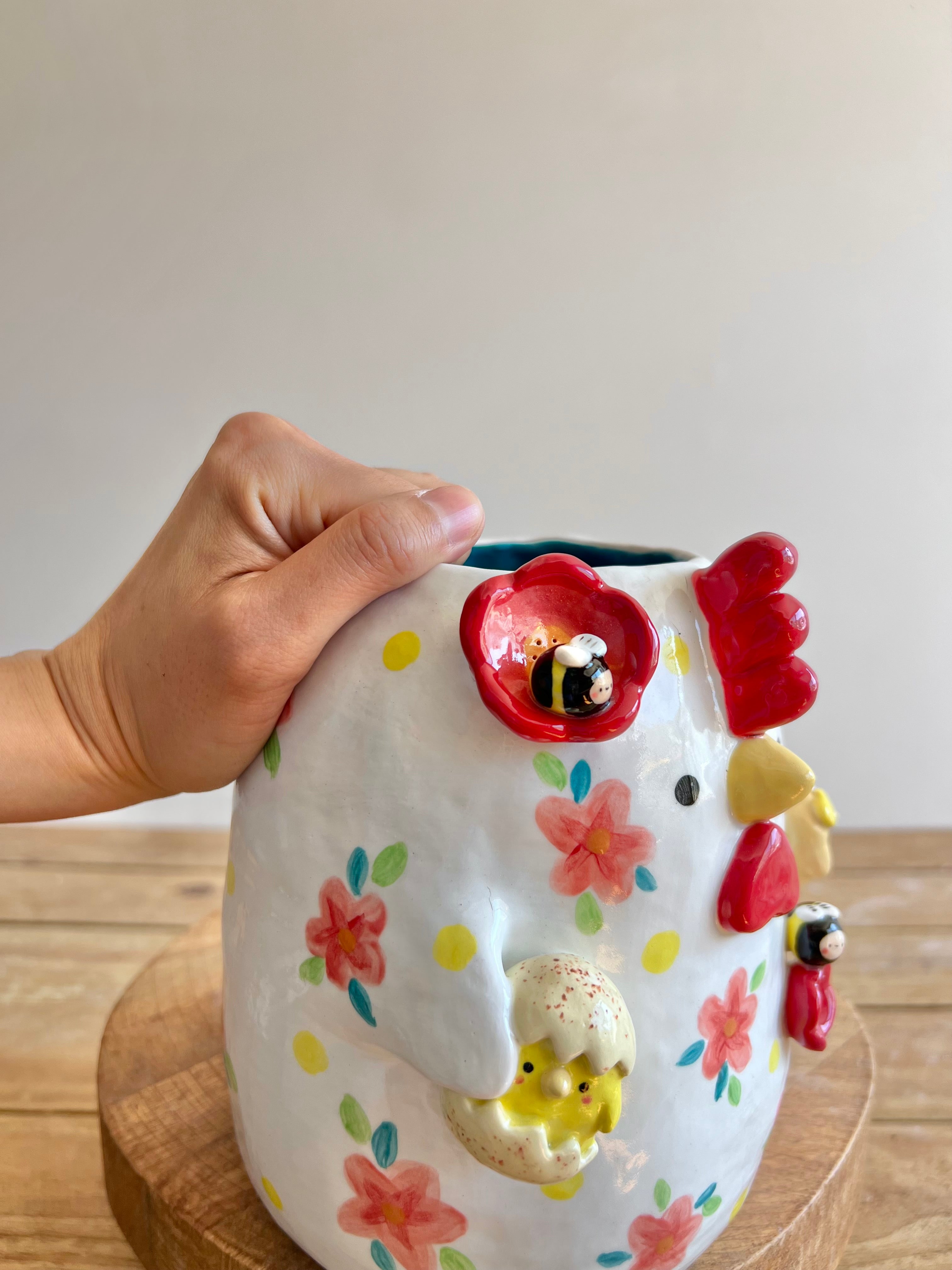 Large Chicken pot/vase