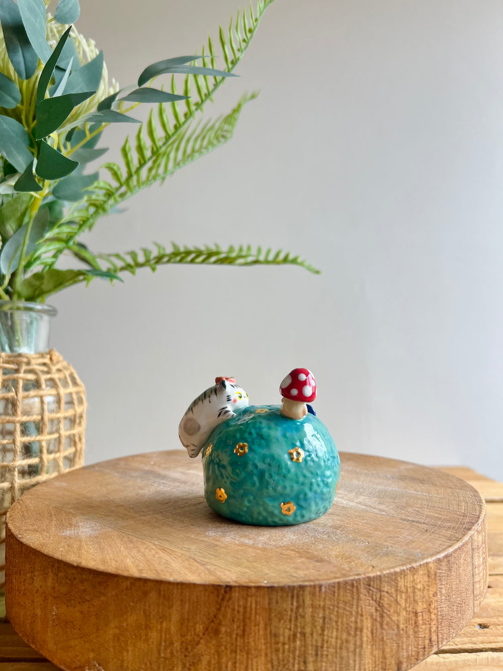 Bud vase, photo 4 of 11