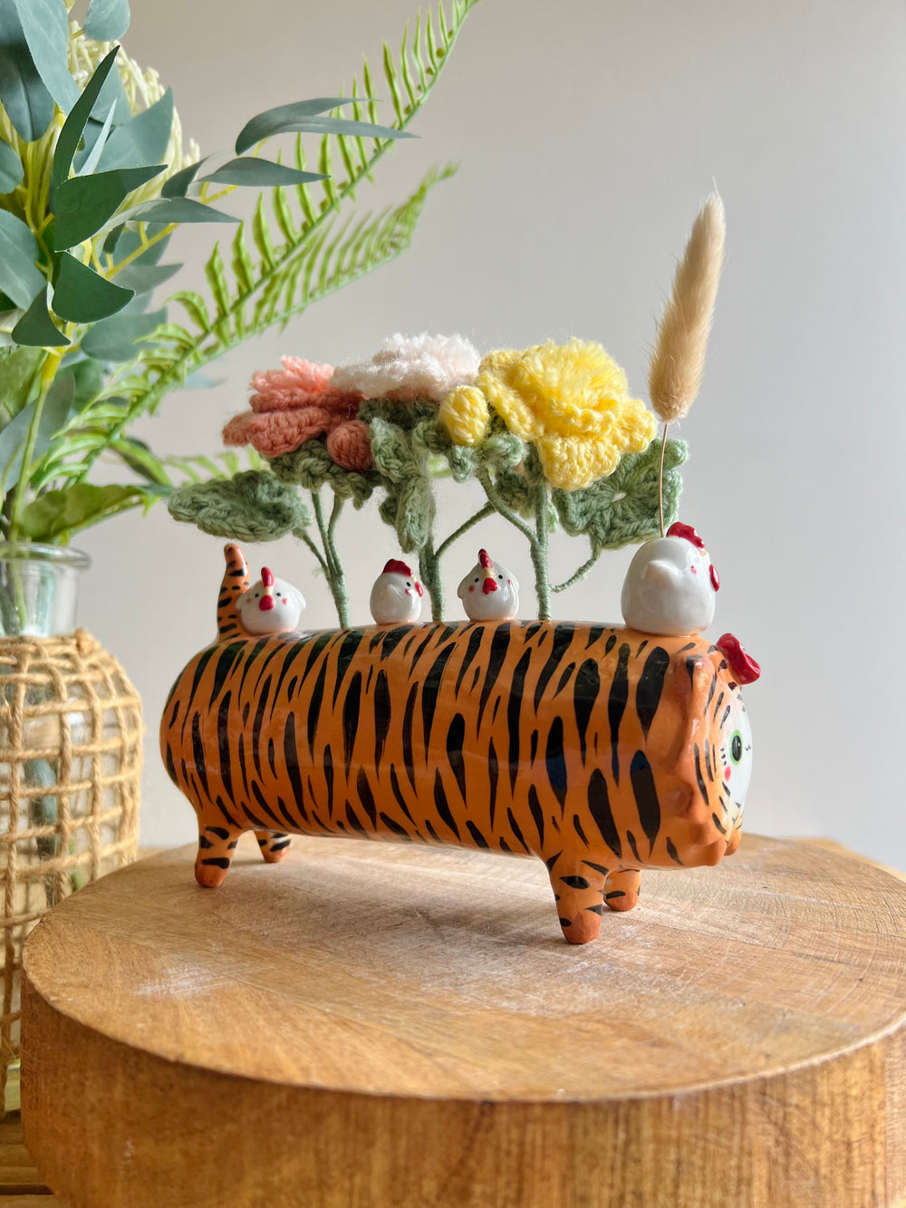 Long tiger bud vase, photo 13 of 17