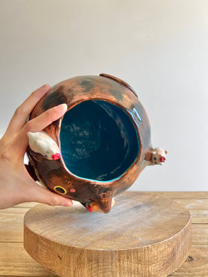 BIG mama Tortie pot