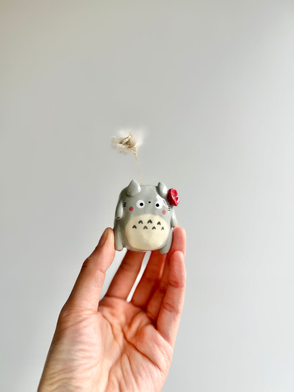 Bud vase magnet