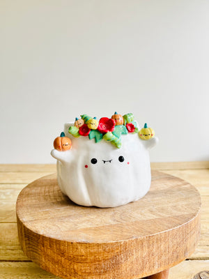 Flowery ghost pot with pumpkin friends