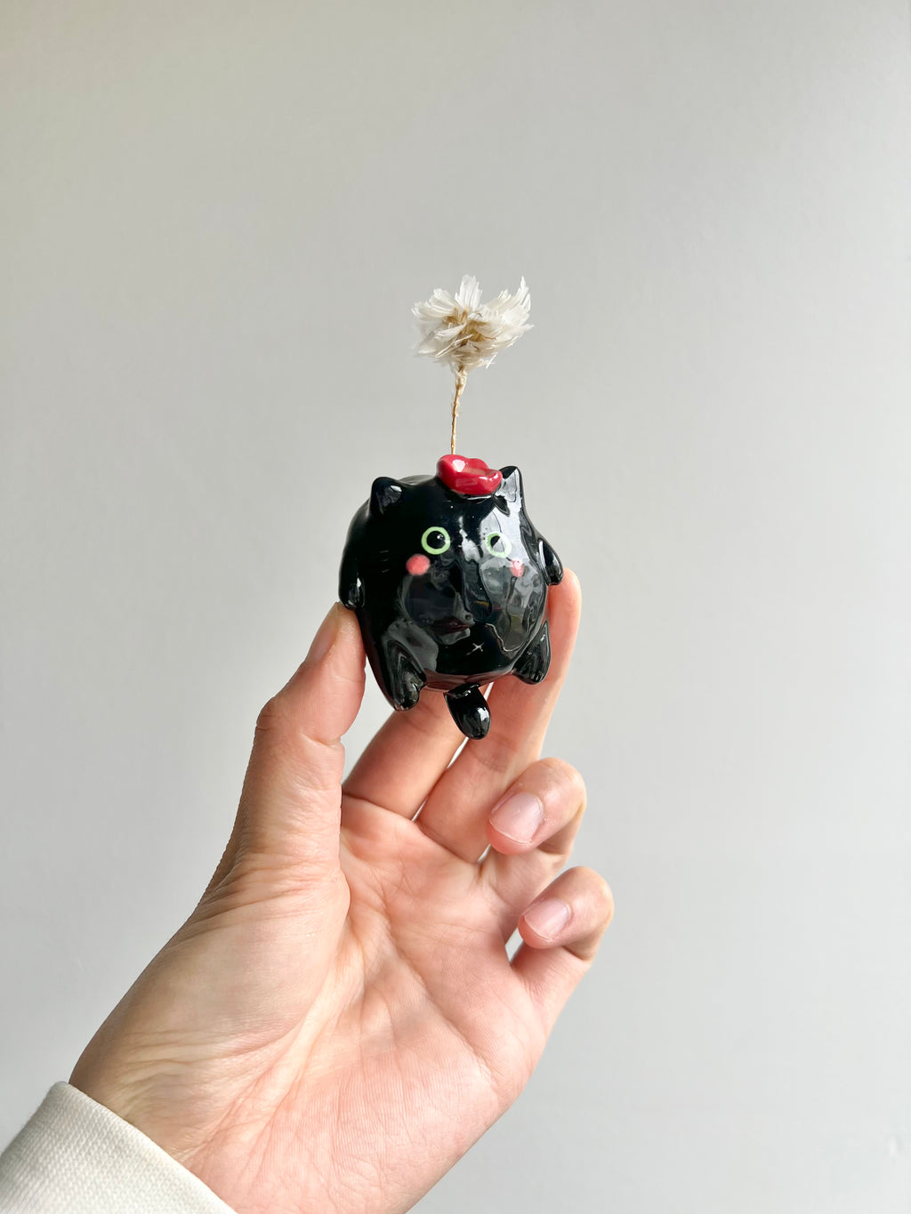 Bud vase magnet