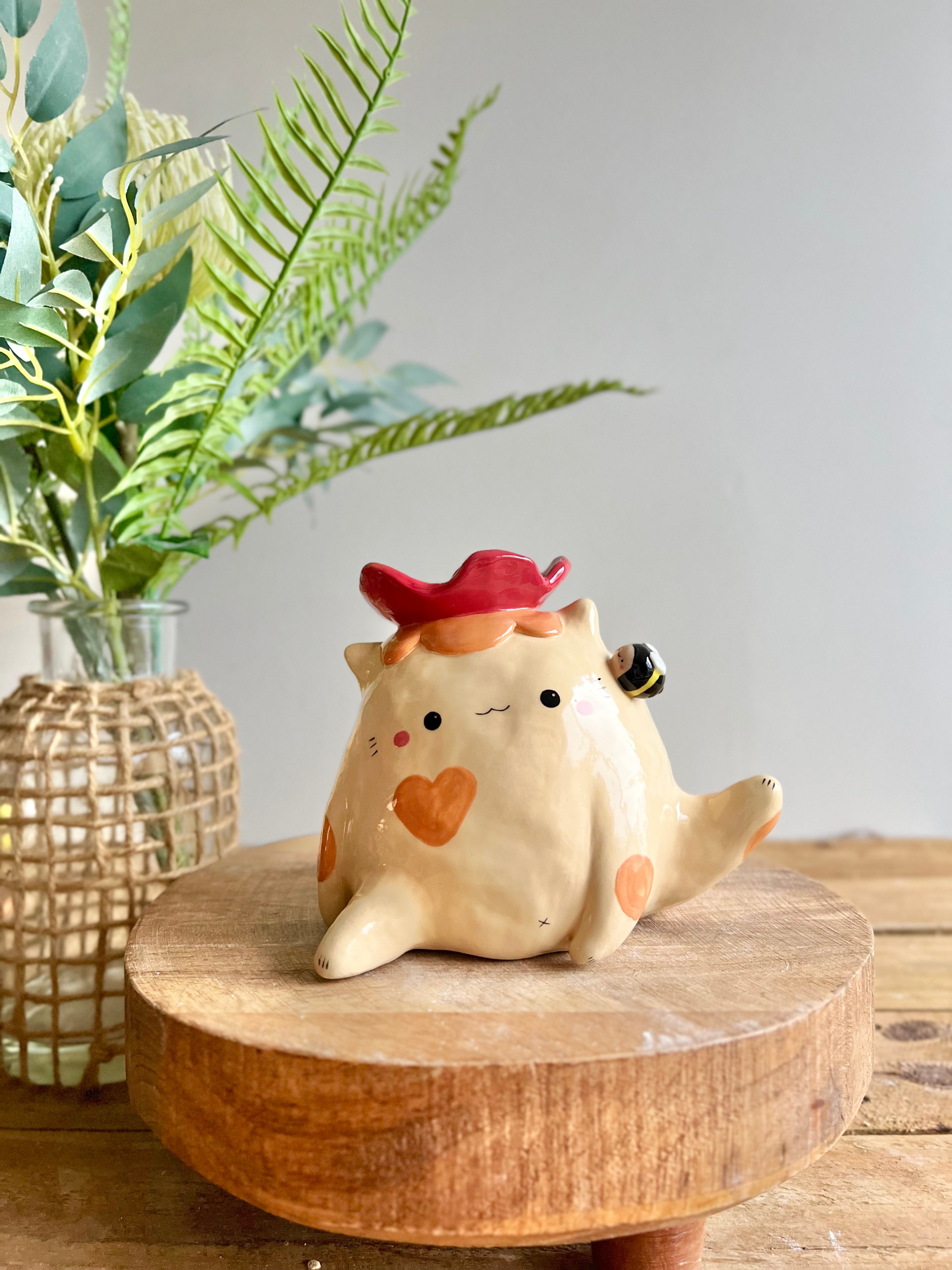 Desk ornament/trinket holder