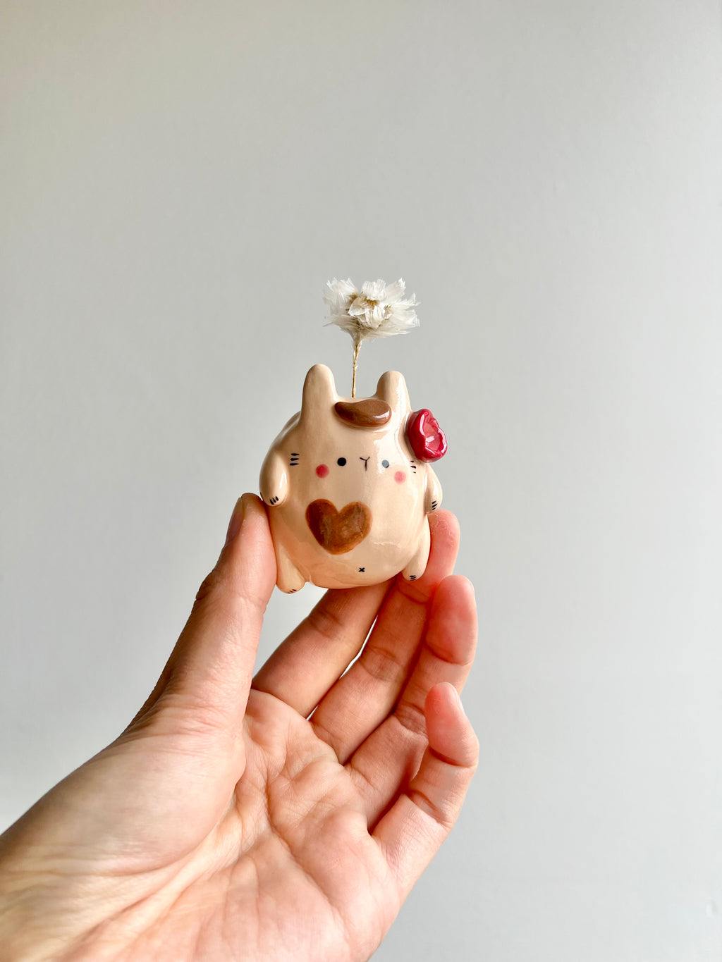 Bud vase magnet