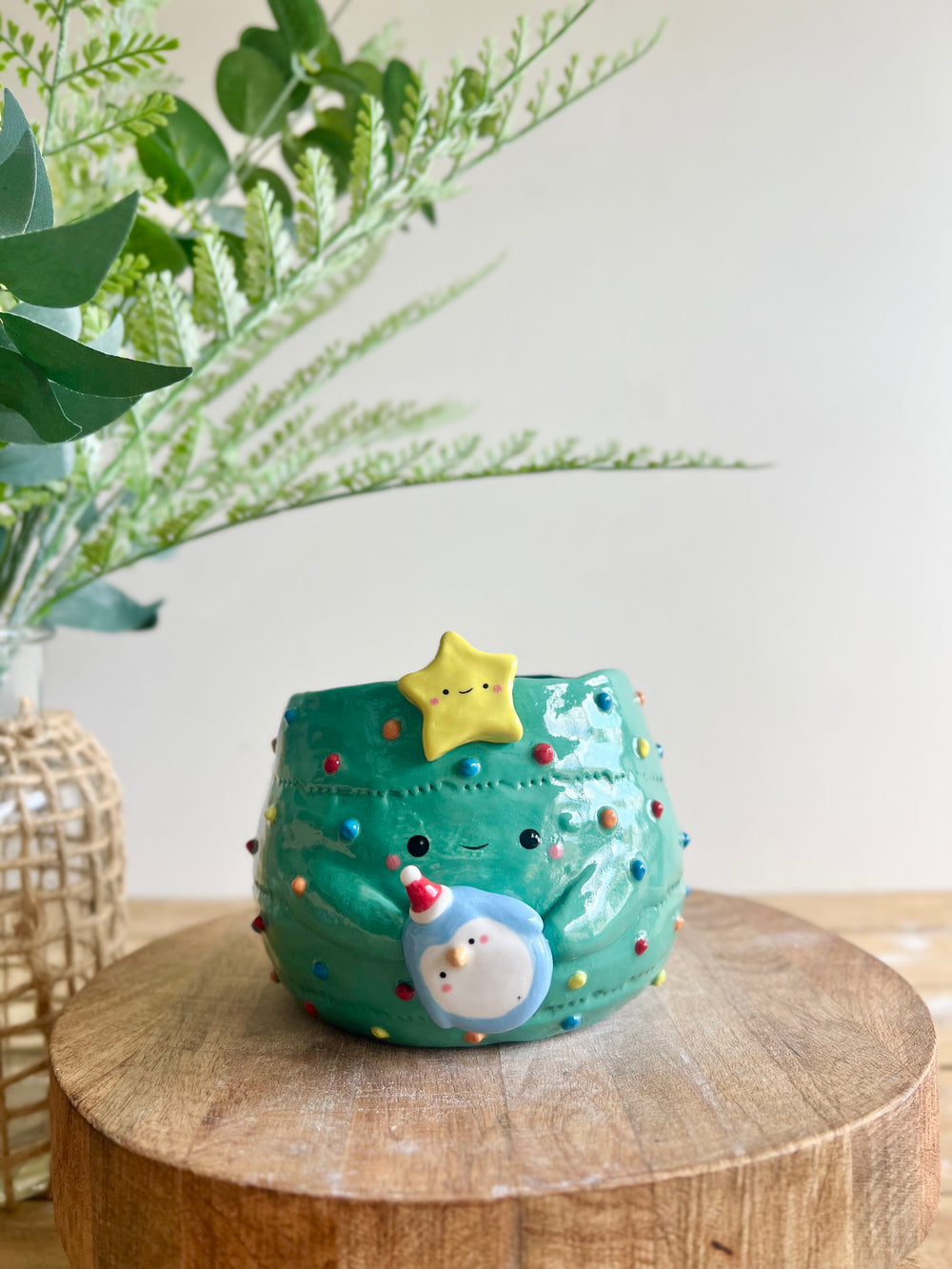 Christmas tree pot with penguin friend, photo 2 of 11