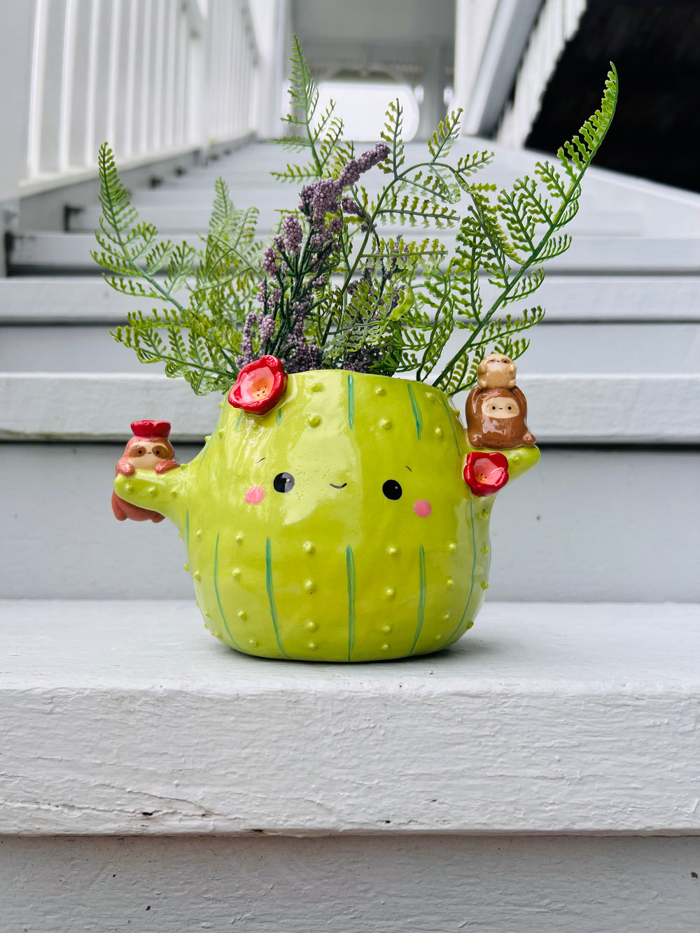 Flowery cactus pot with sloth friends, photo 6 of 7