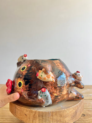 BIG mama Tortie pot
